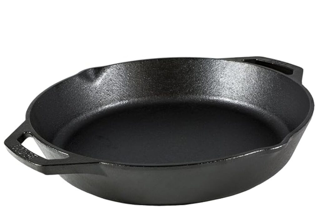 The product image of a Lodge cast iron skillet.